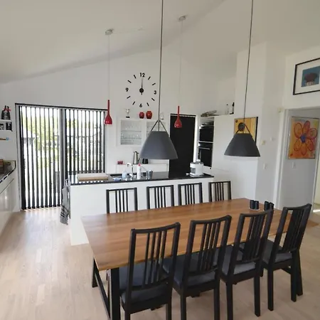 Three-bedroom Holiday In Nimtofte
