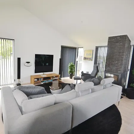 בית נופש Three-bedroom Holiday In Nimtofte
