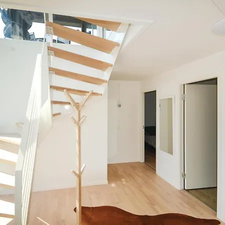 Three-bedroom Holiday In בית נופש