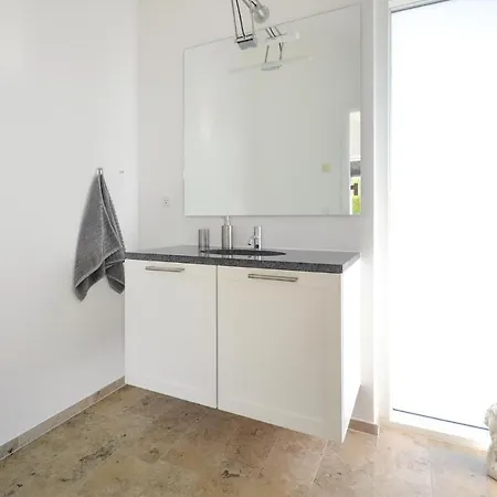 בית נופש Three-bedroom Holiday In Nimtofte